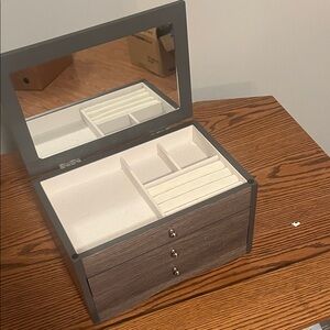 Sophisticated Jewelry Organizer with Mirror